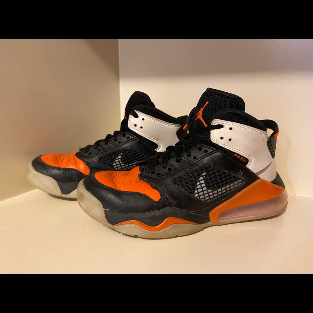 Boys Jordan Basketball Shoes